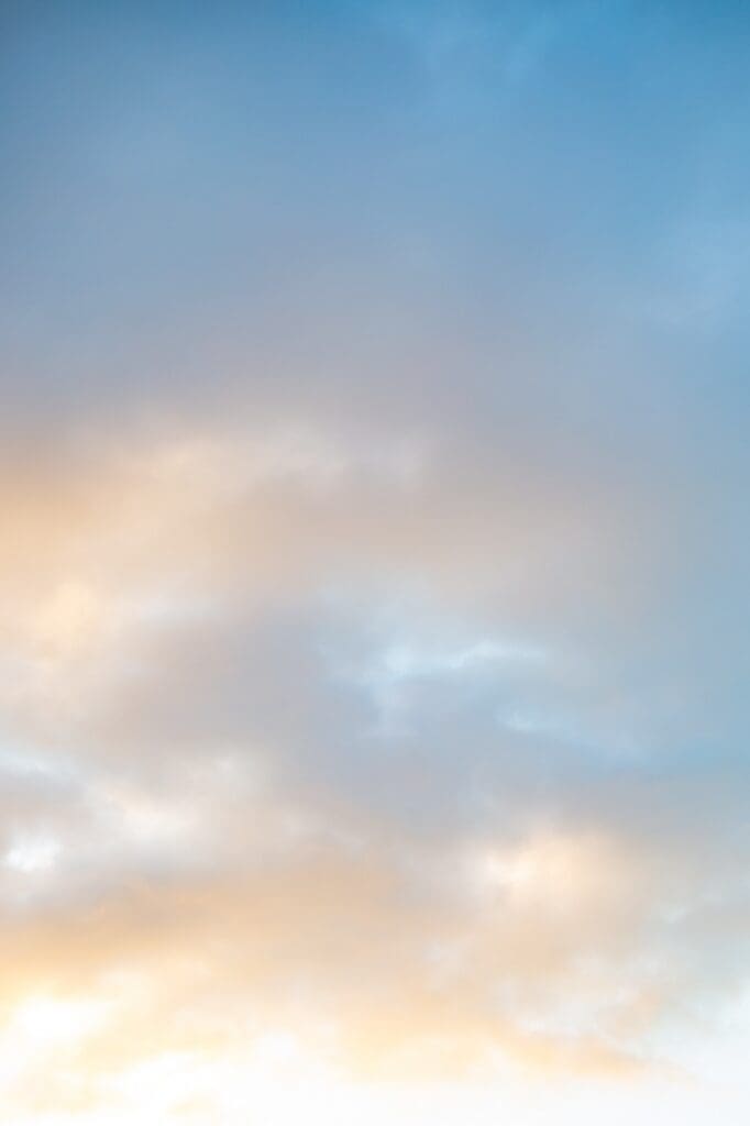 golden hour sunset sky over maui for maternity babymoon photos
