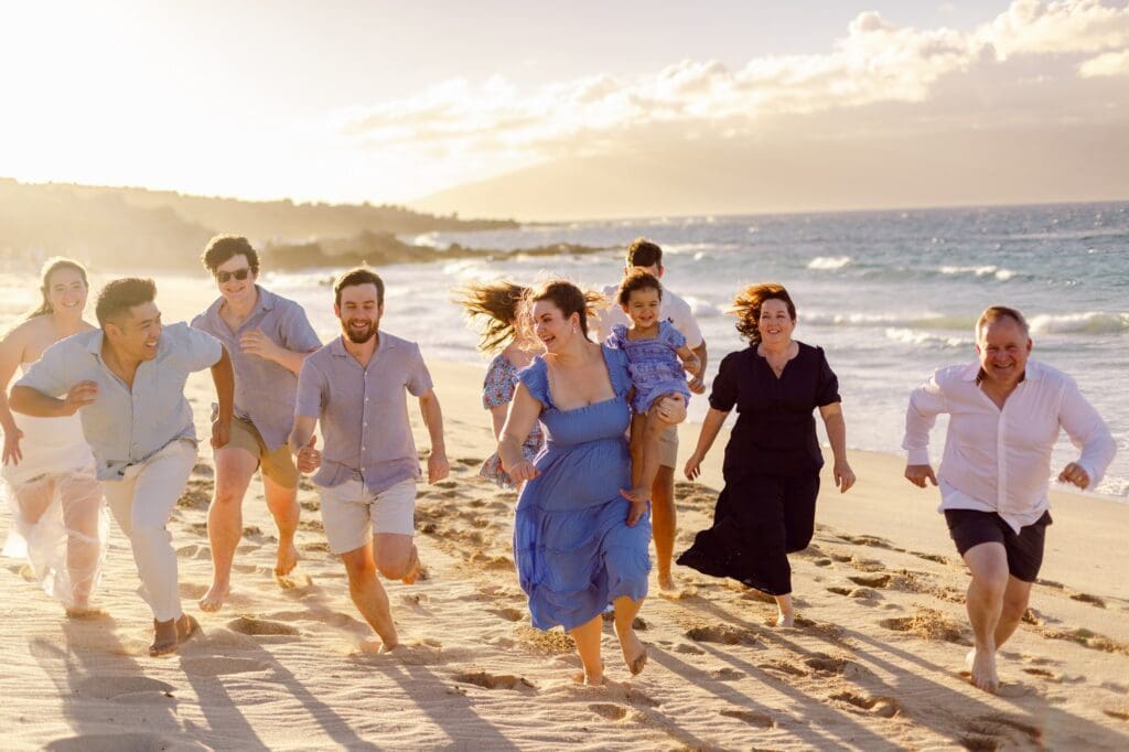 fun family reunion photos on maui 